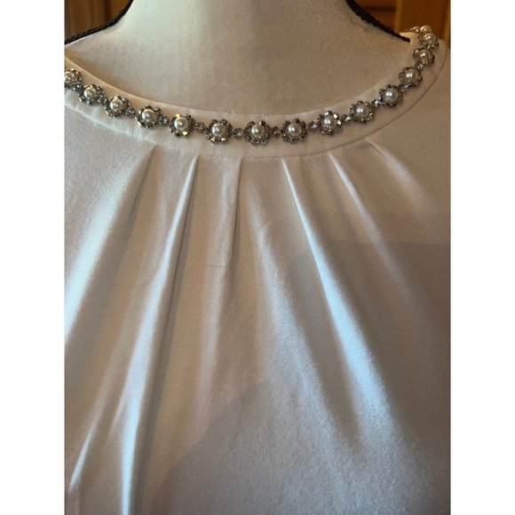 White House Black Market — XSP - Picture 4 of 11